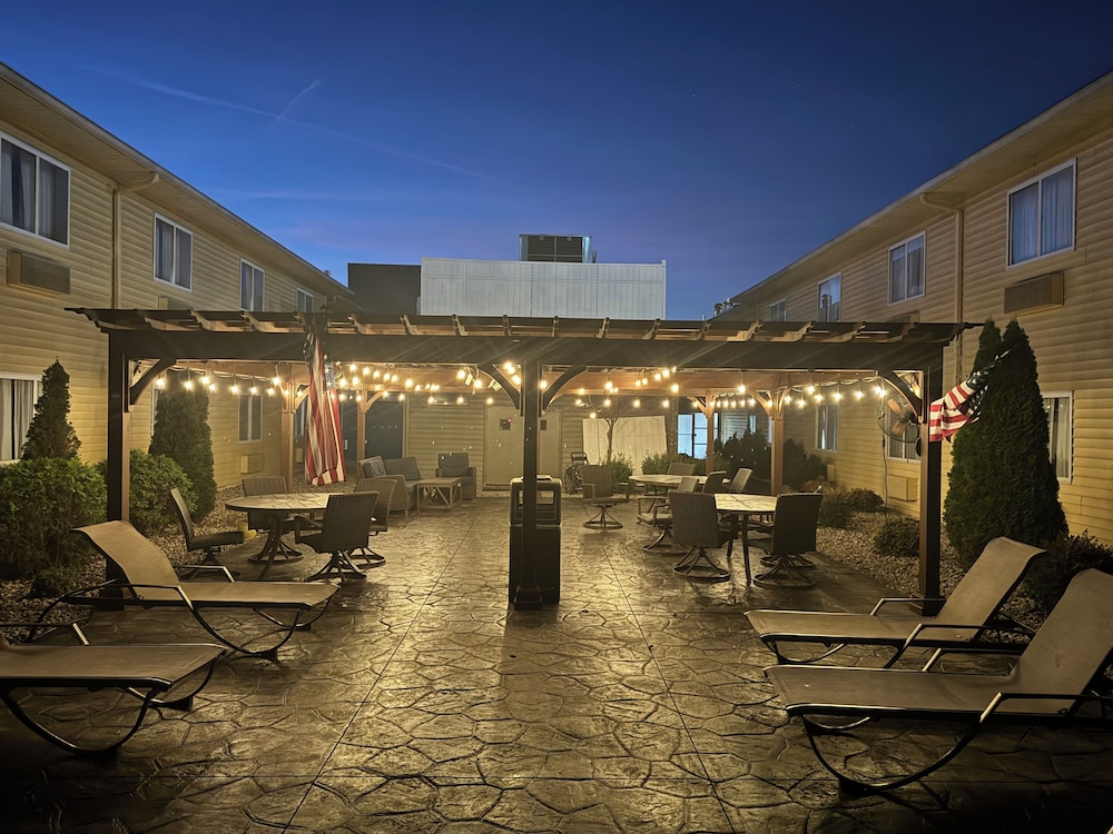 Greenfield Inn and Suites Elizabethtown KY I65 Exit 94 56/62