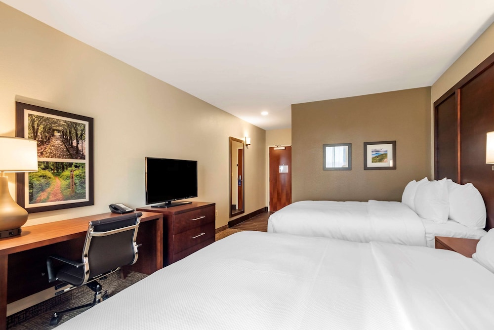 غرفة قياسية بسريرين كوين، Comfort Inn & Suites Winchester VA 2/5