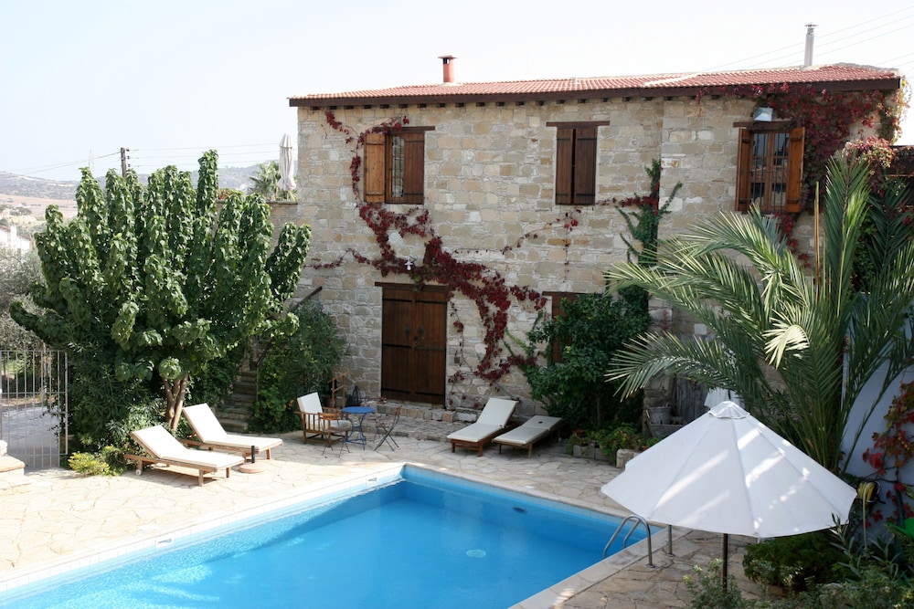 Porfyrios Country House 36/39