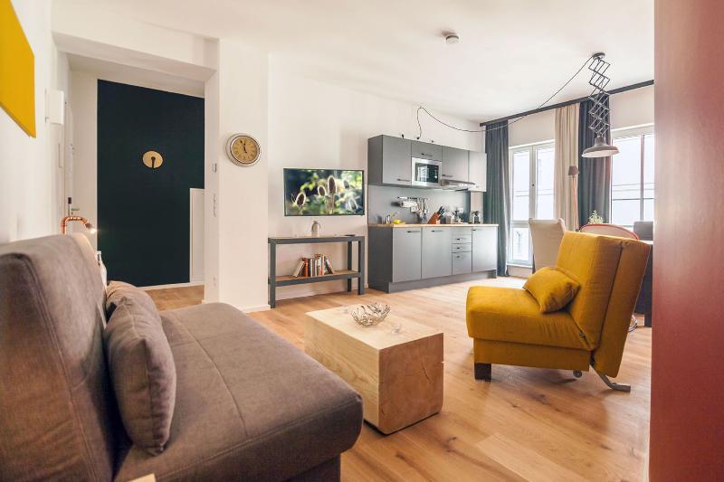 1 Bedroom, Suite, Apartment