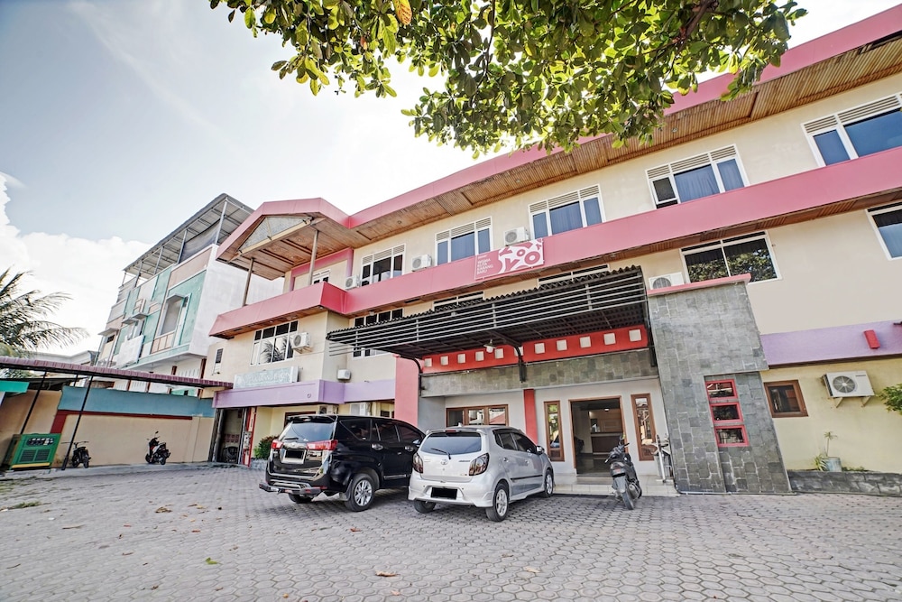 OYO 90487 Wisma Kuta Karang Baru 24/31