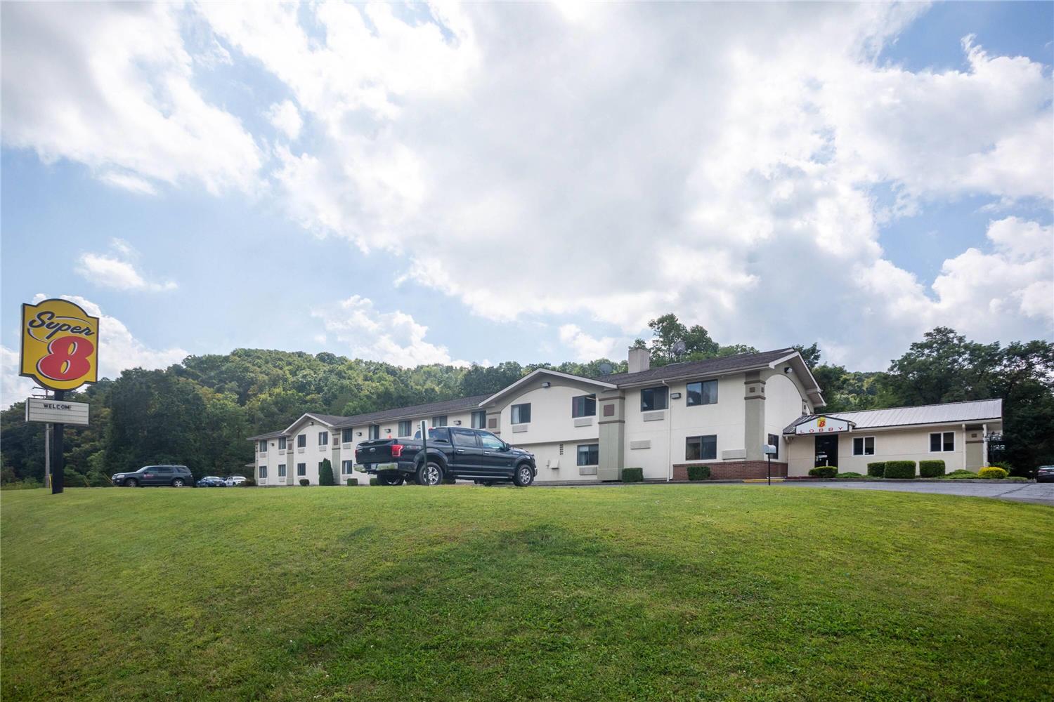 Super 8 By Wyndham Elkins 11/17