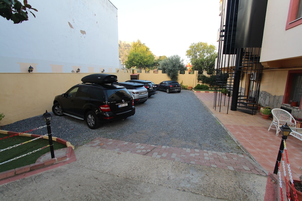 AVE MARIA HOTEL 55/65