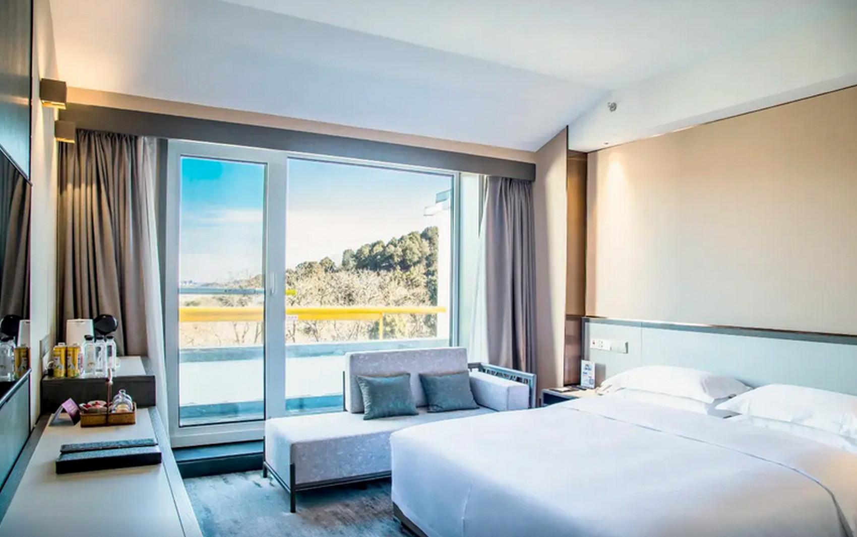 Fragrant Hill Hotel 11/60