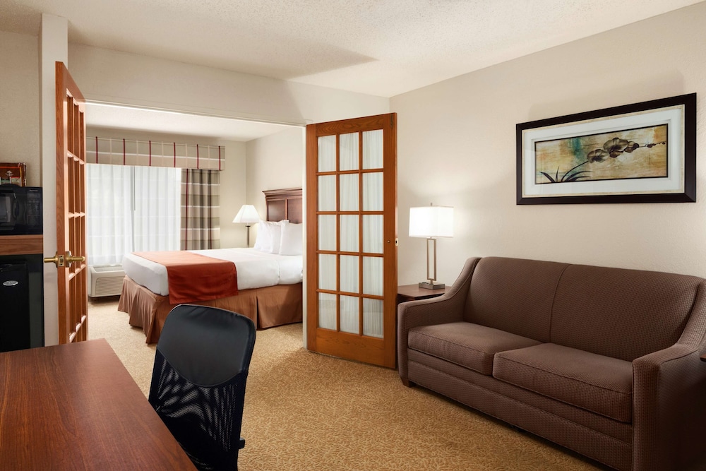 Country Inn & Suites By Radisson Grand Rapids Airport Mi 29/40