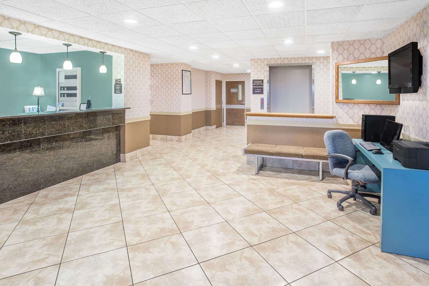 Baymont By Wyndham Janesville 6/23