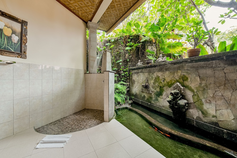 Kebun Indah 11/72