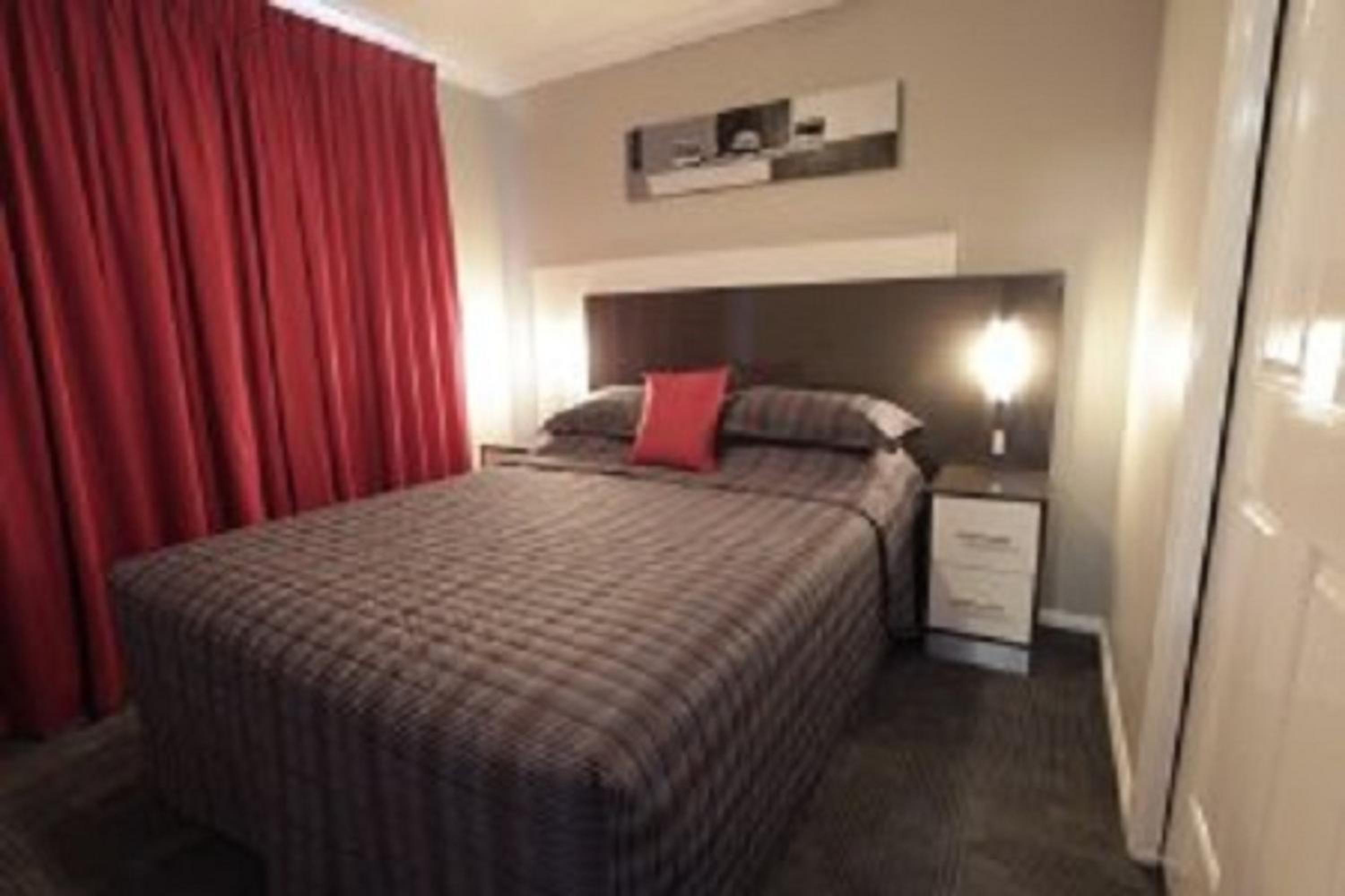 Serviced, Apartment