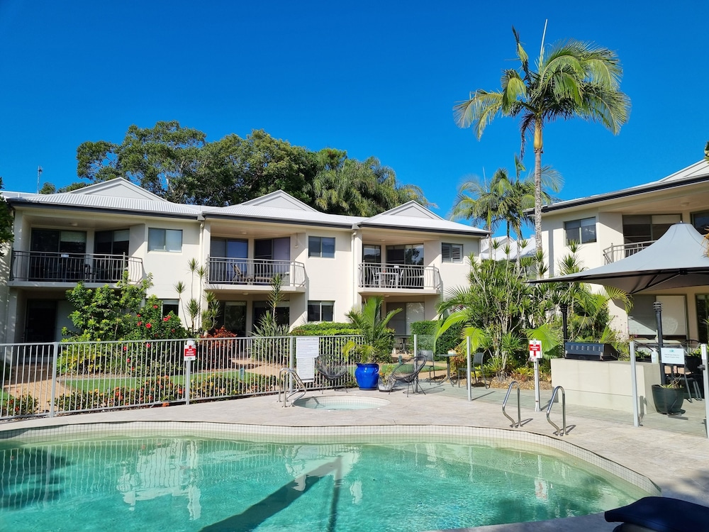 NOOSA RIVER RETREAT 2/23