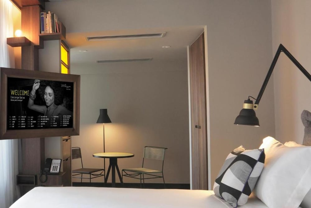 SUPERIOR, TRIPLE, KING BED, PARTIAL VIEW