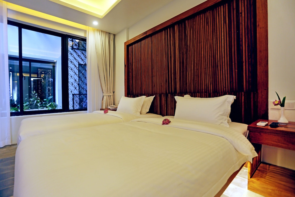 DELUXE, TWIN BEDS