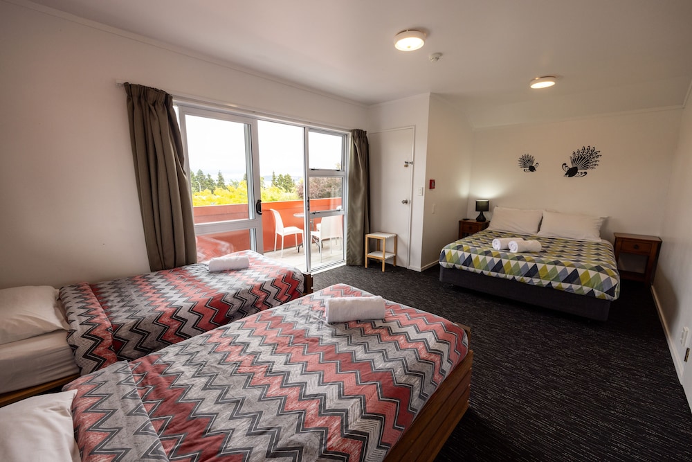 Haka House Taupo 14/50