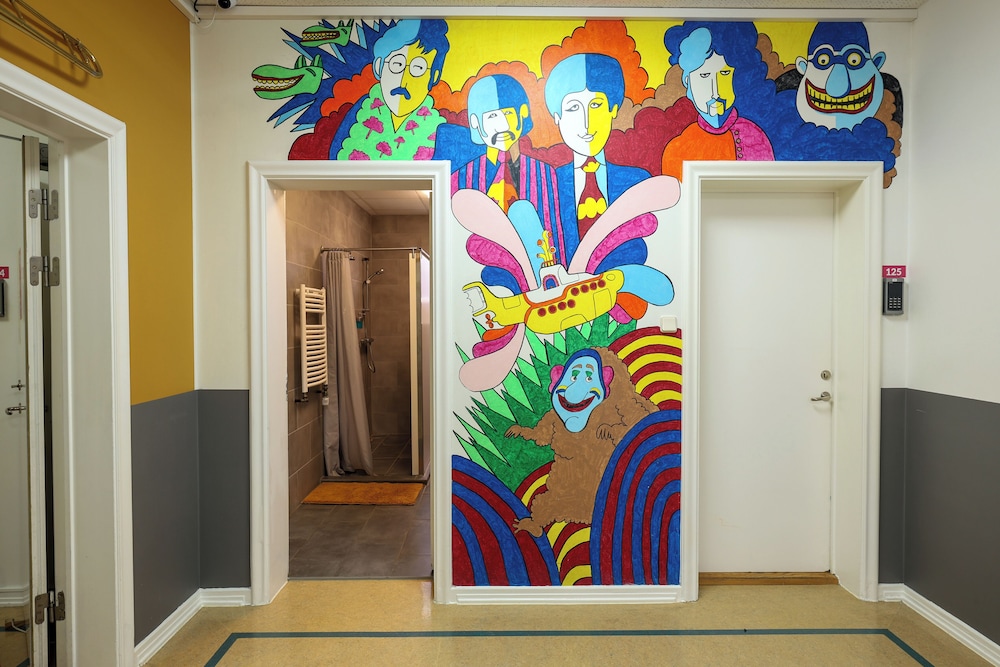 Hostel B47 39/45