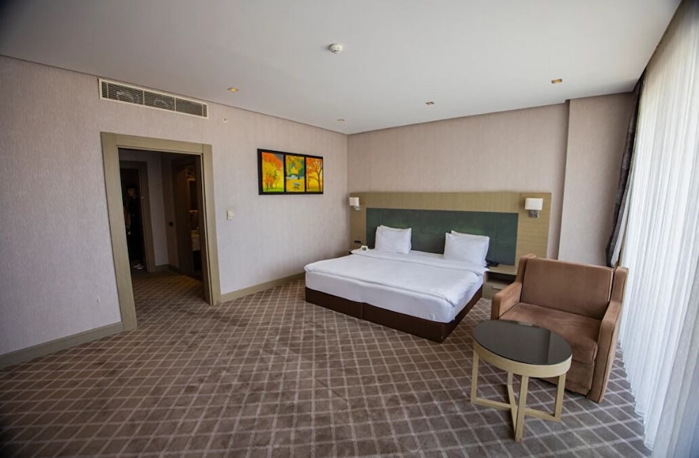 Hilly Hotel 19/71