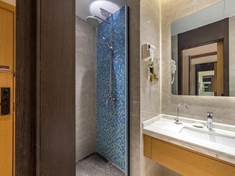 GreenTree Eastern Xuzhou High Speed Railway Station West Exit Station Hotel 59/60