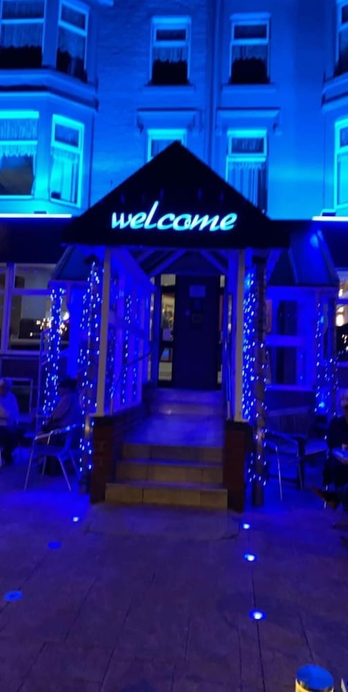 Lyndene Hotel 41/49