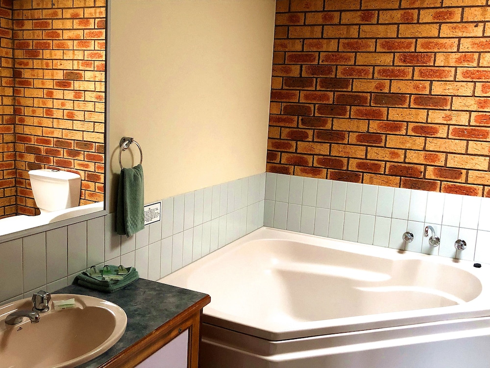 VICTORIANA MOTOR INN 18/42