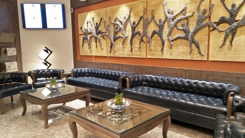 Ab Clarks Inn Jalandhar 12/17