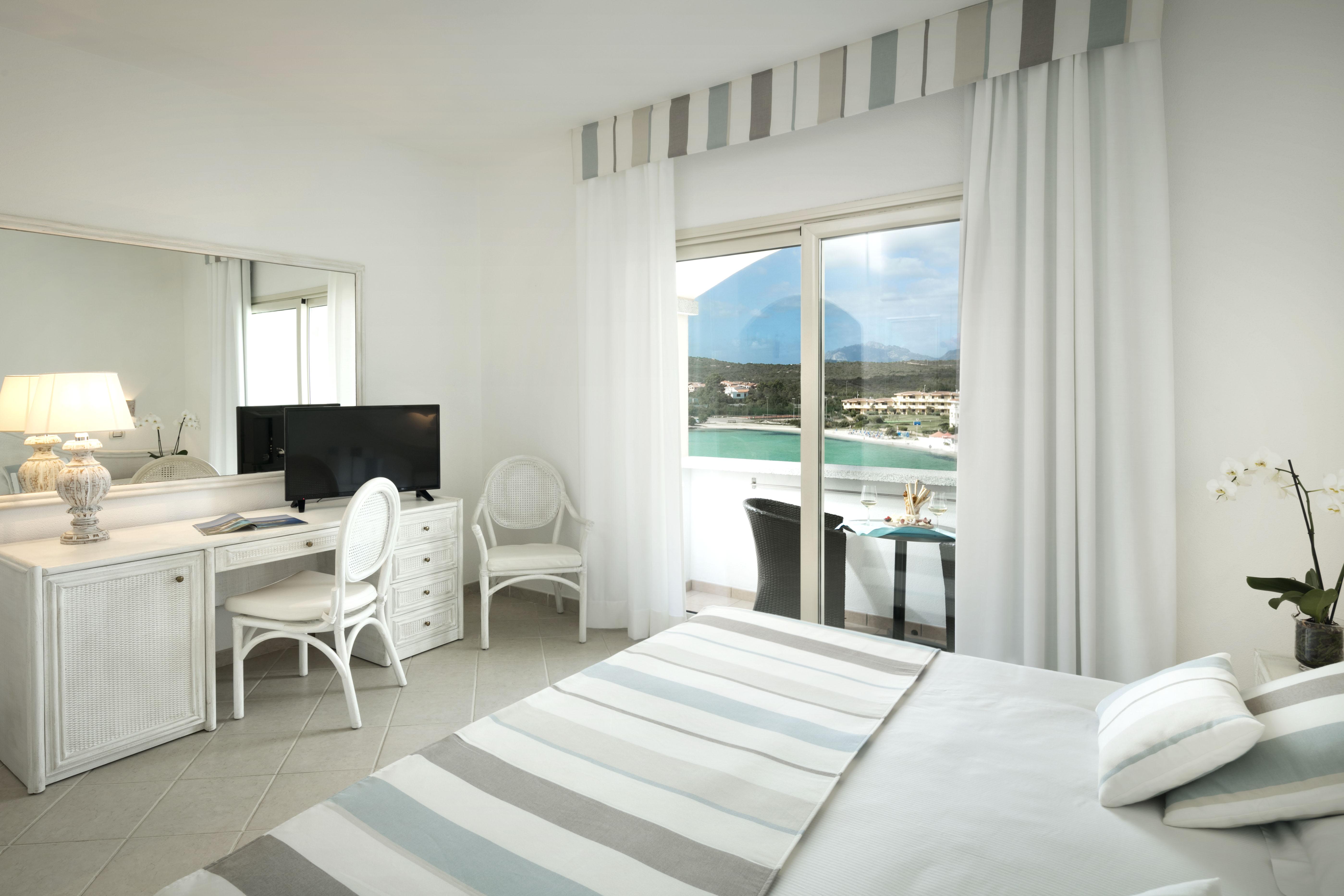 Superior, Sea View, Balcony or Terrace
