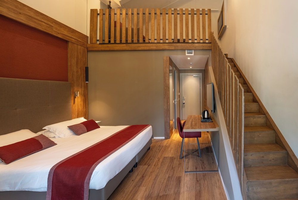 Executive, Queen Bed