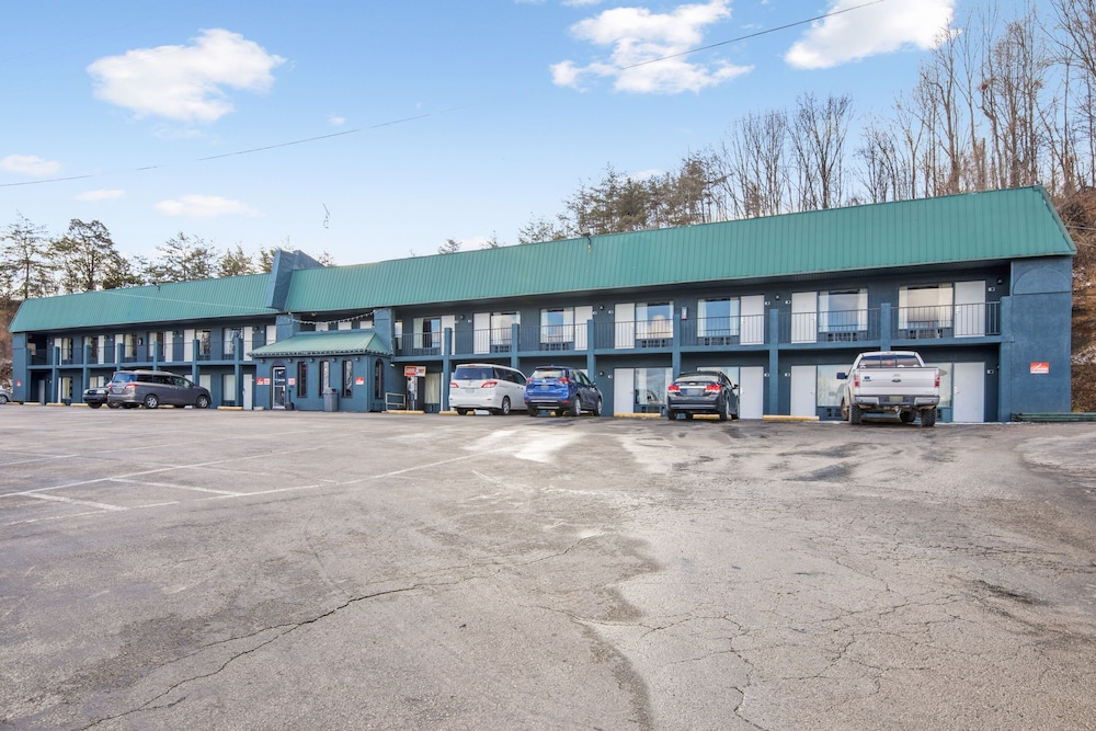 OYO Hotel Mt Vernon KY I 75 30/35