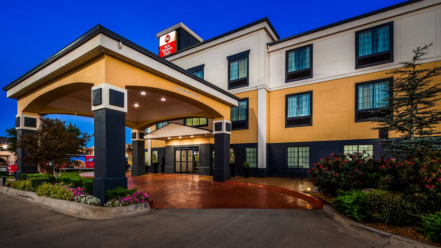 Best Western Plus Barsana Hotel Suites 2/22
