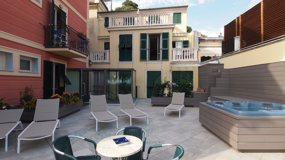 Piccolo Hotel 3/56