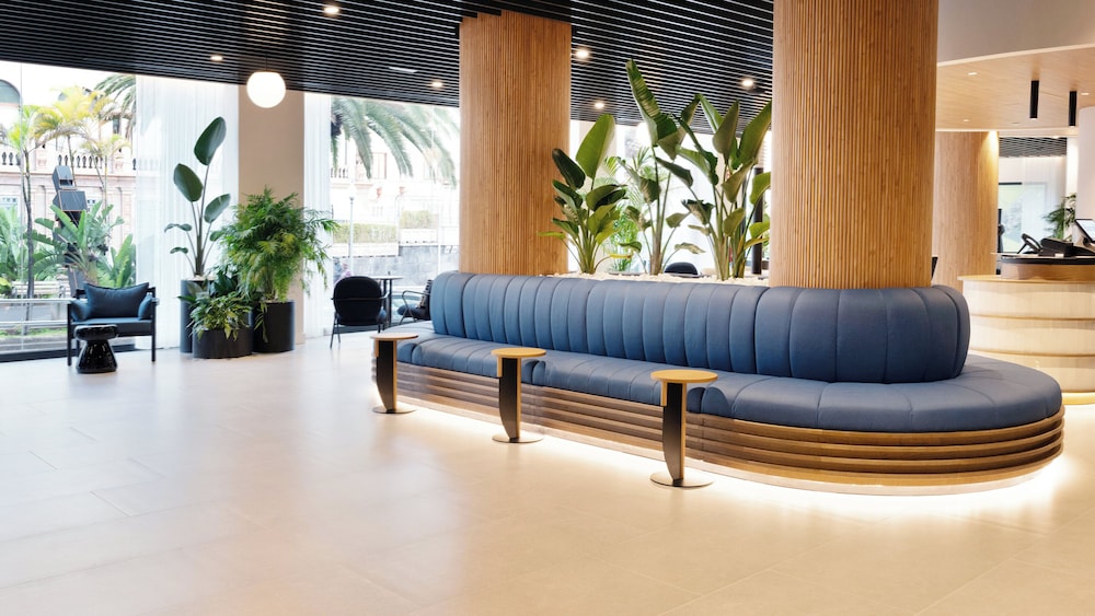 Occidental Santa Cruz Contemporaneo 44/71