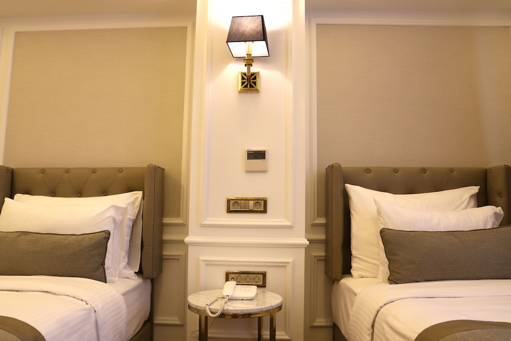 Mina Hotel 26/69