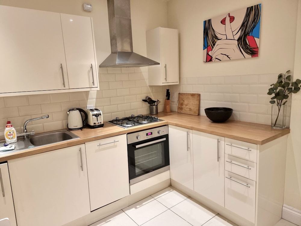 Urban Stay Oxford Gardens Apartments 5/50