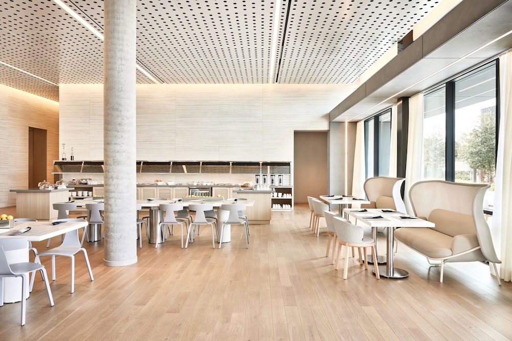 AC Hotel by Marriott Sunnyvale Moffett Park 29/48