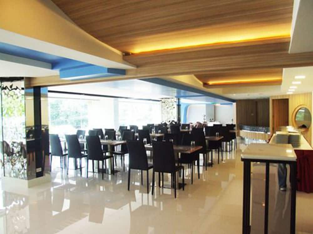Grand Tower Inn Sathorn 41/49