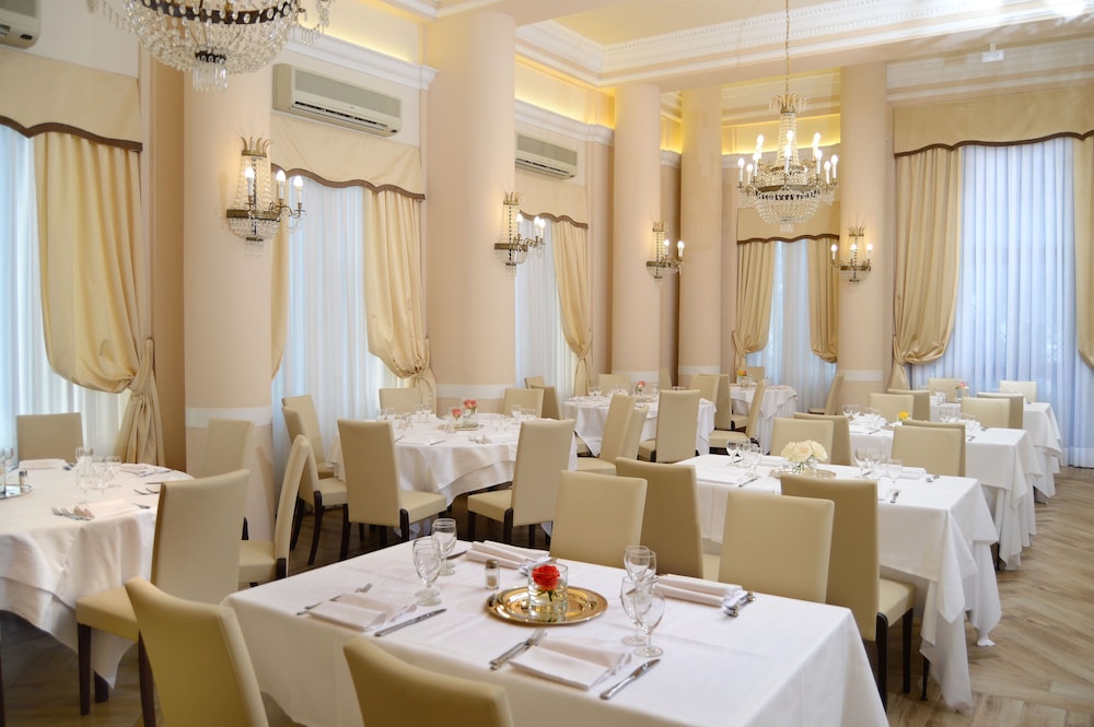 Grand Hotel Vittoria 53/71