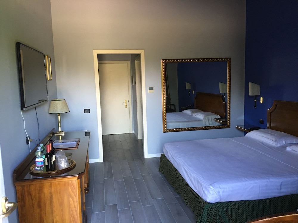 Hotel Don Carlo 16/50