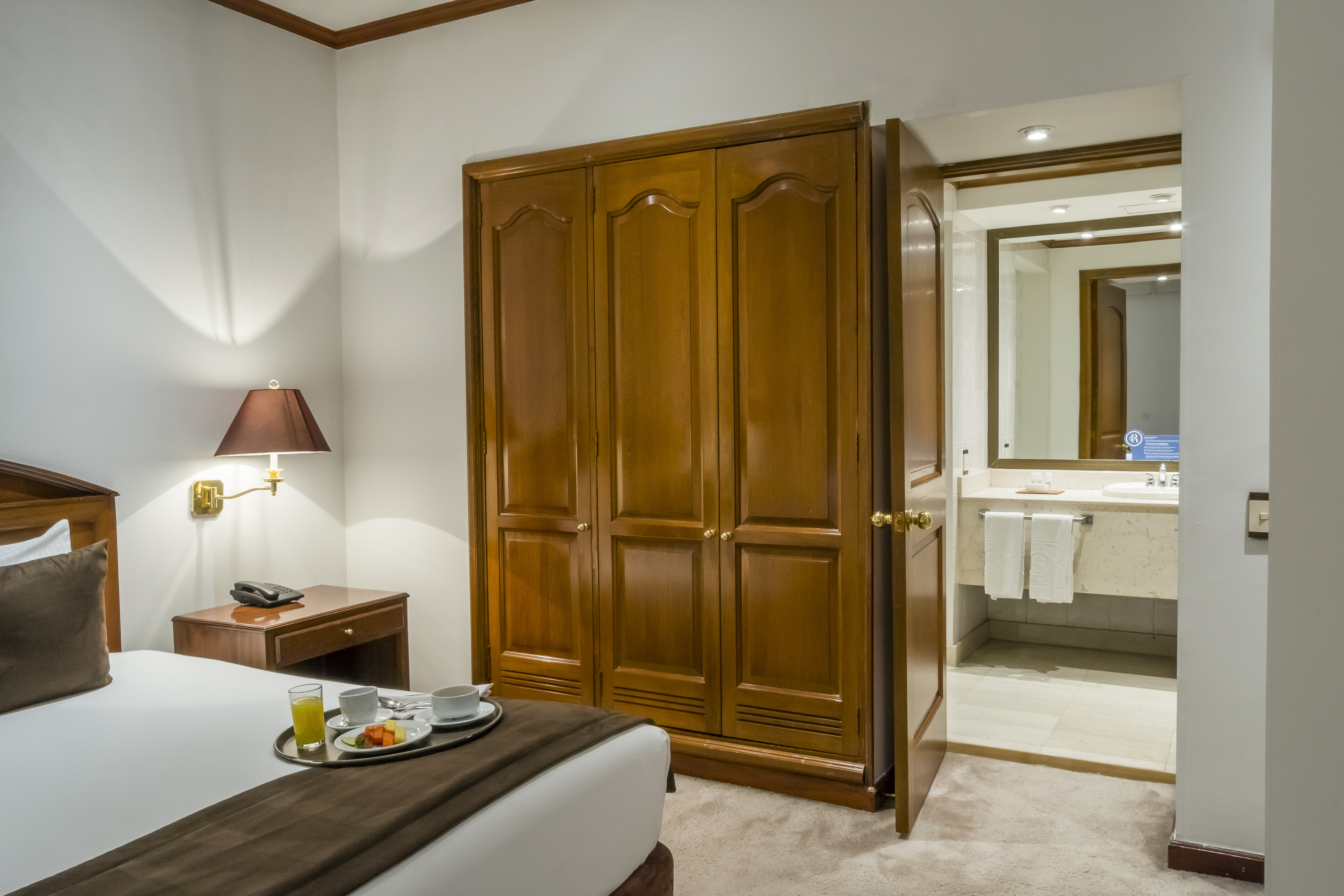 Executive, Suite