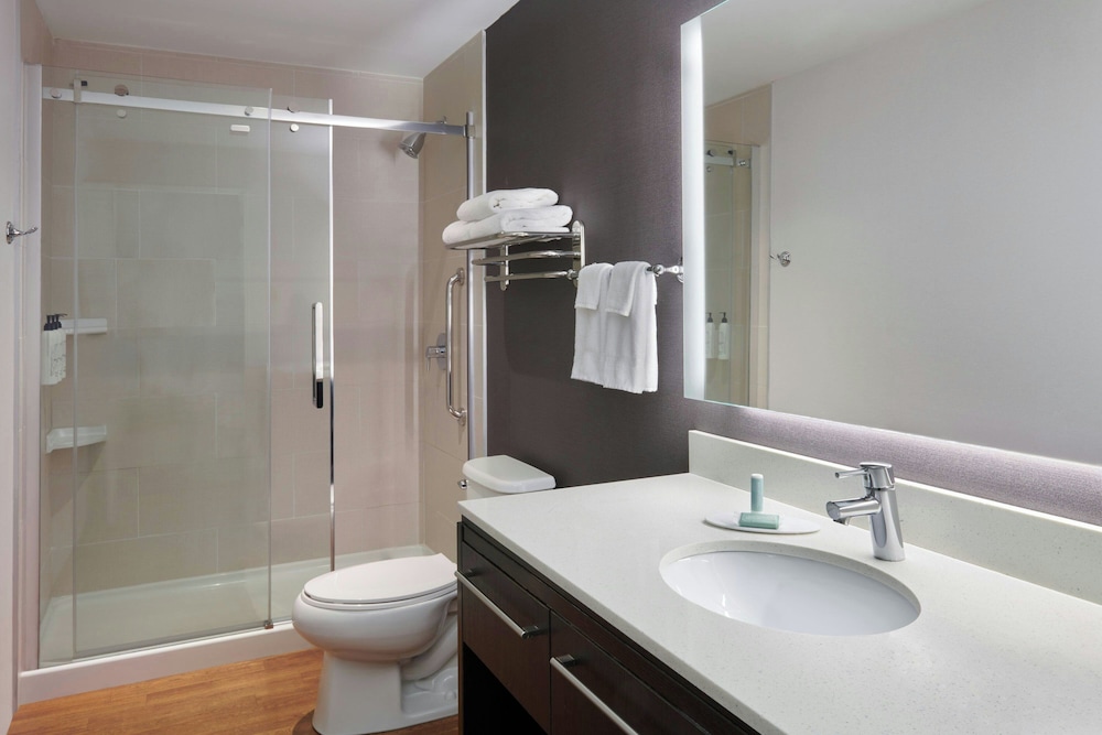 Towneplace Suites by Marriott London 56/58