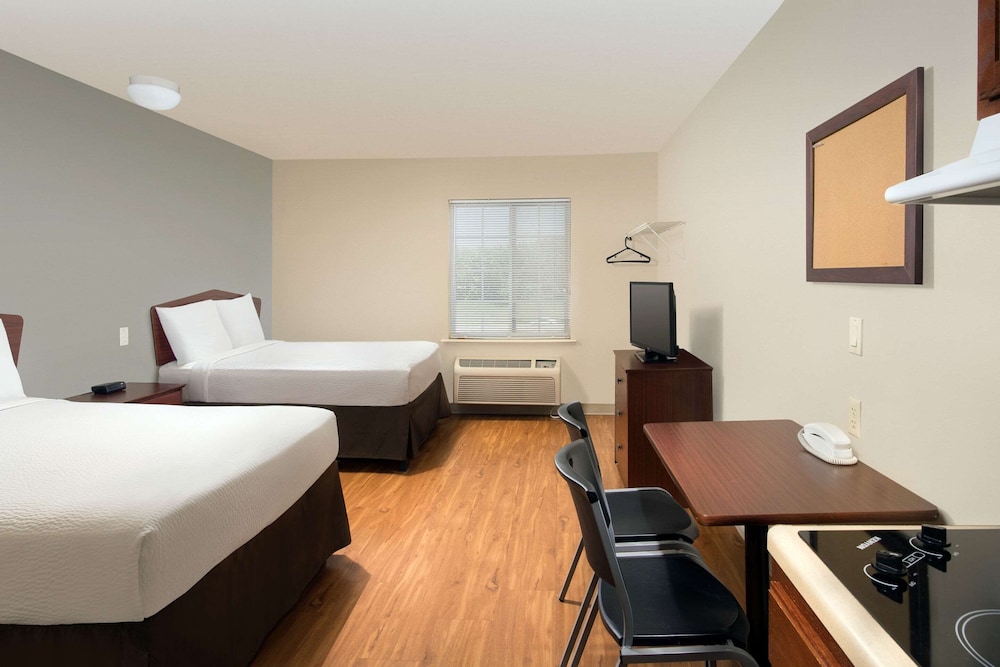 WoodSpring Suites Topeka 12/31