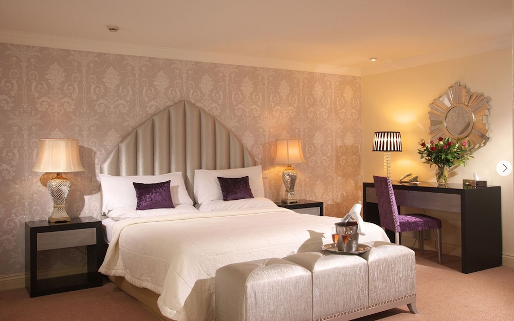 Castle Hotel Macroom 8/28