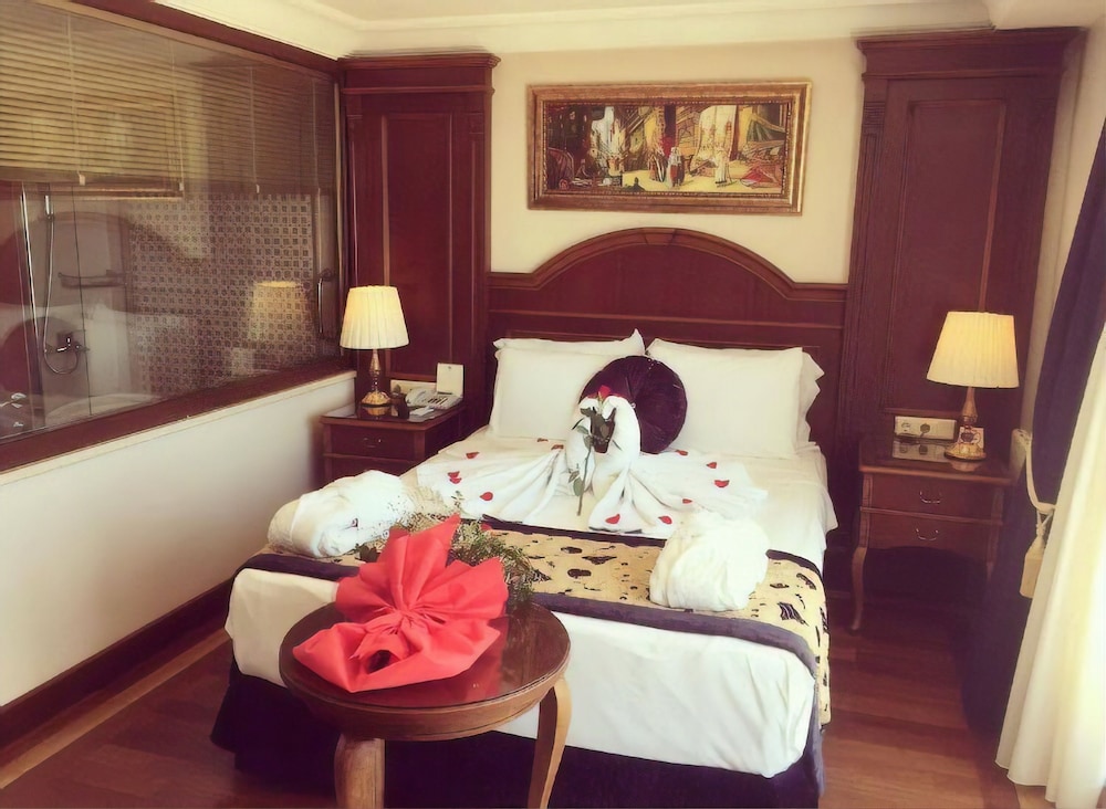 Glk Premier Regency Suites And Spa 39/74