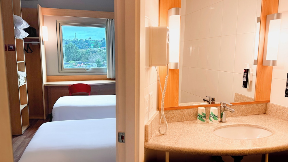 Ibis Puerto Montt 42/42