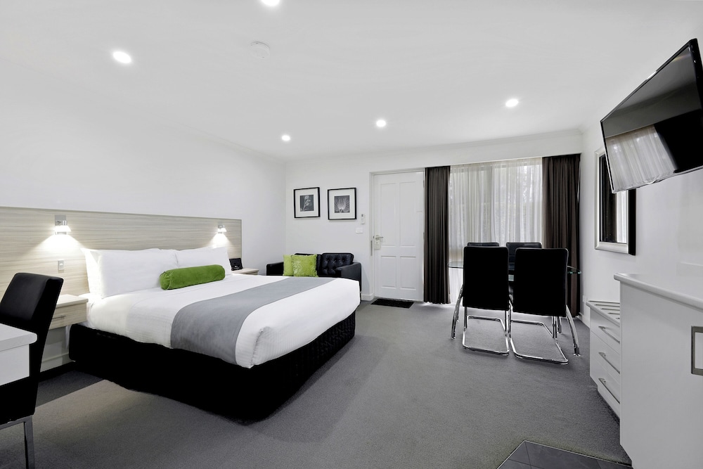 Family, Queen and Twin Beds