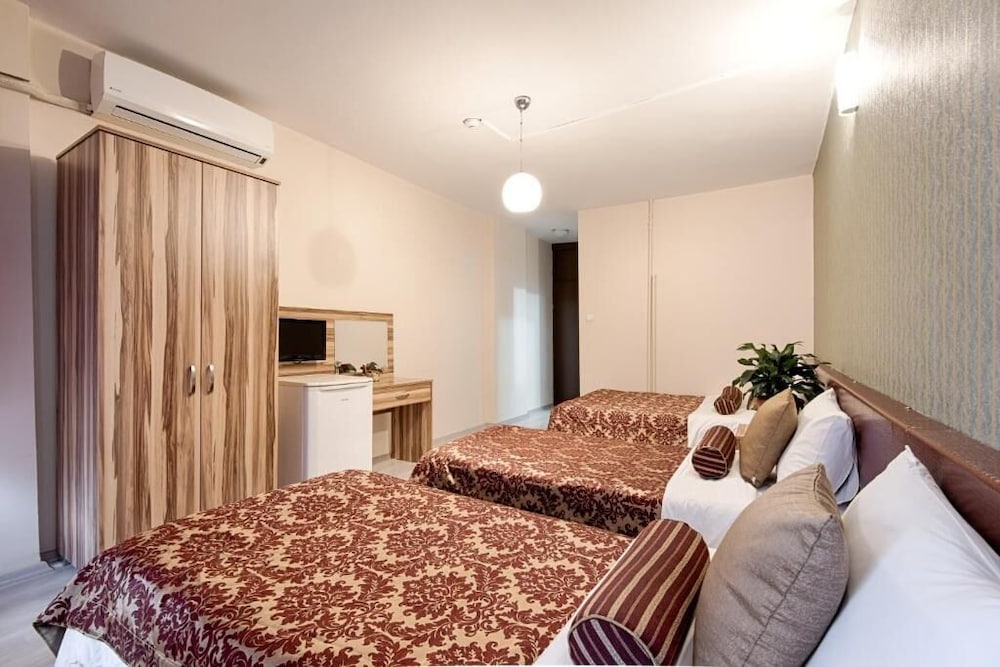 Dinar Hotel 28/43