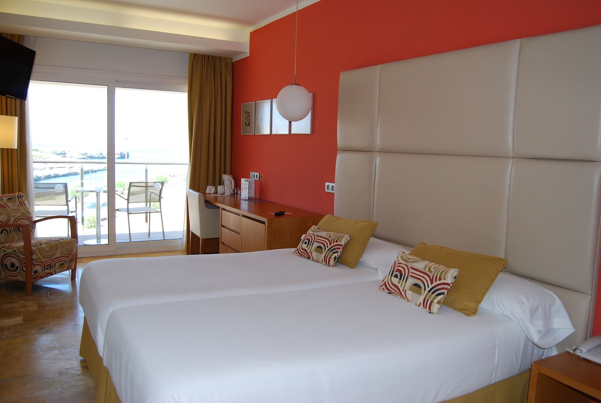 ROOM, DOUBLE OR TWIN BED, SEA VIEW, BALCONY