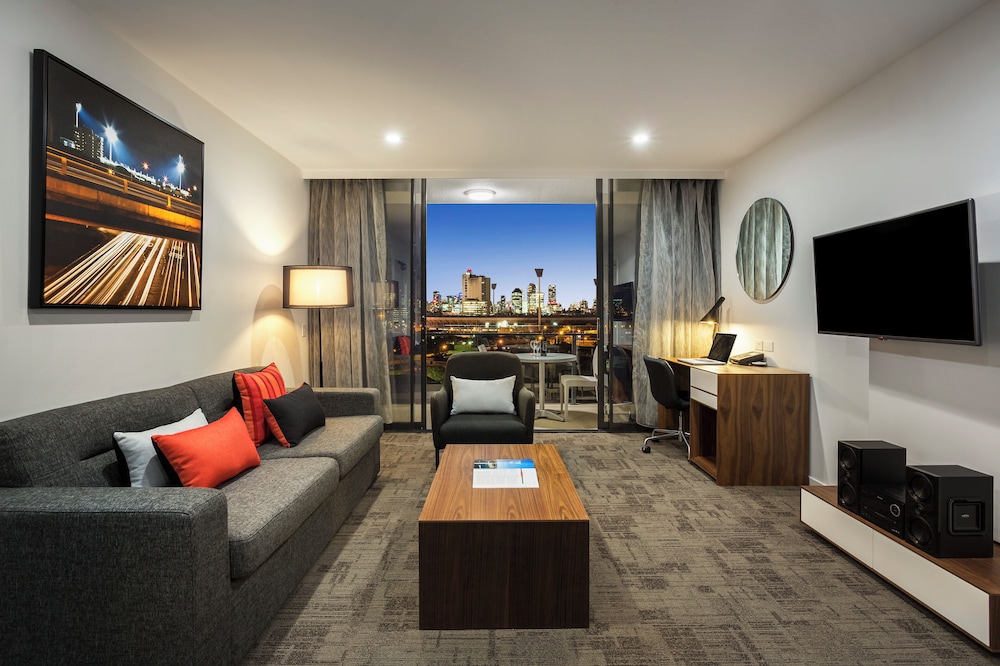 1 BEDROOM, EXECUTIVE, APARTMENT