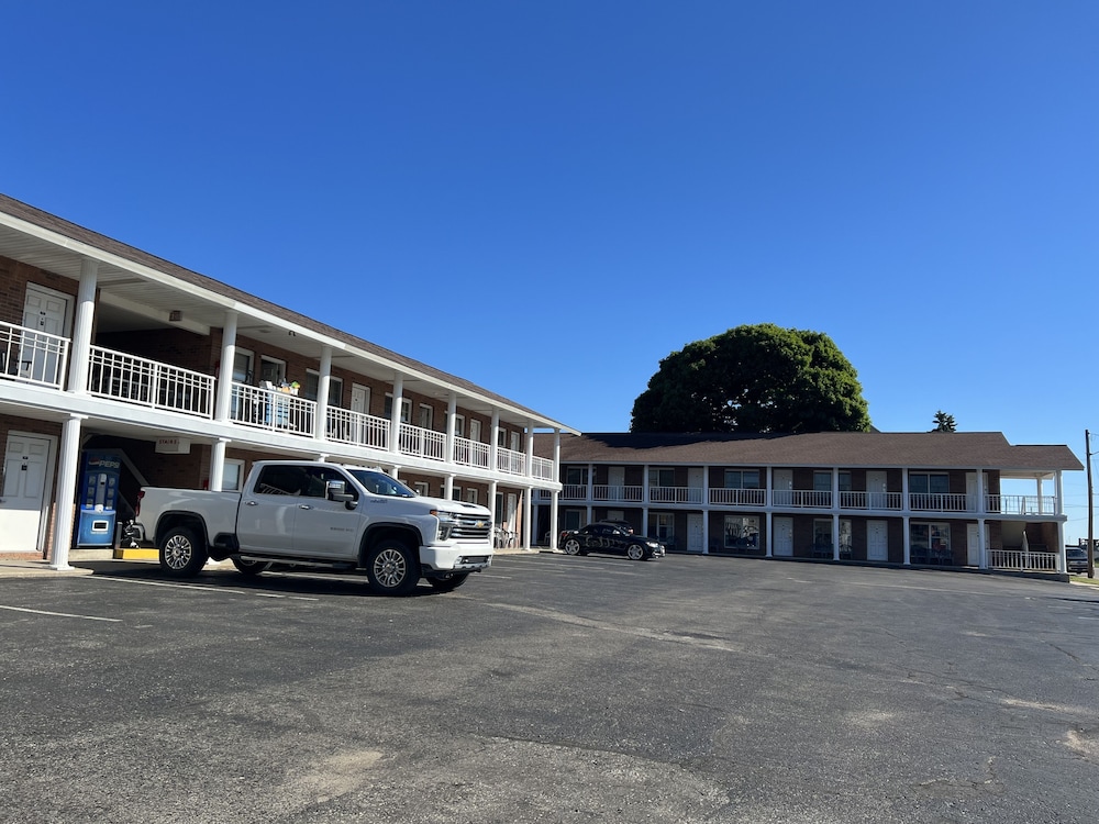 Continental Inn 3/48