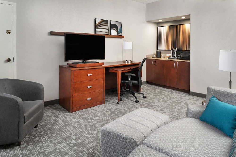 Courtyard by Marriott Jacksonville at the Mayo Clinic Campus/Beaches 38/43