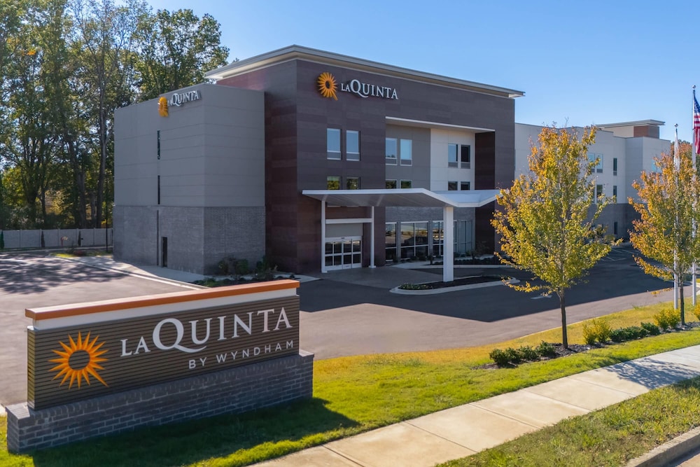 La Quinta Inn & Suites by Wyndham Olive Branch 4/46