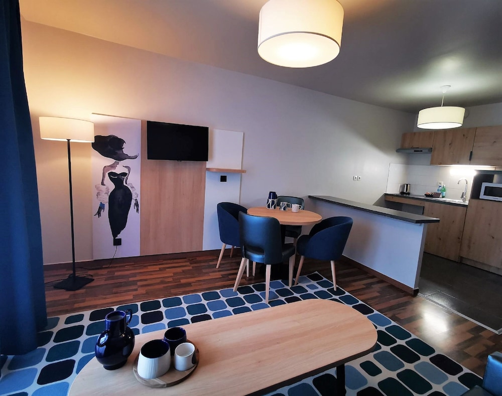 Residhome Asnieres 32/77