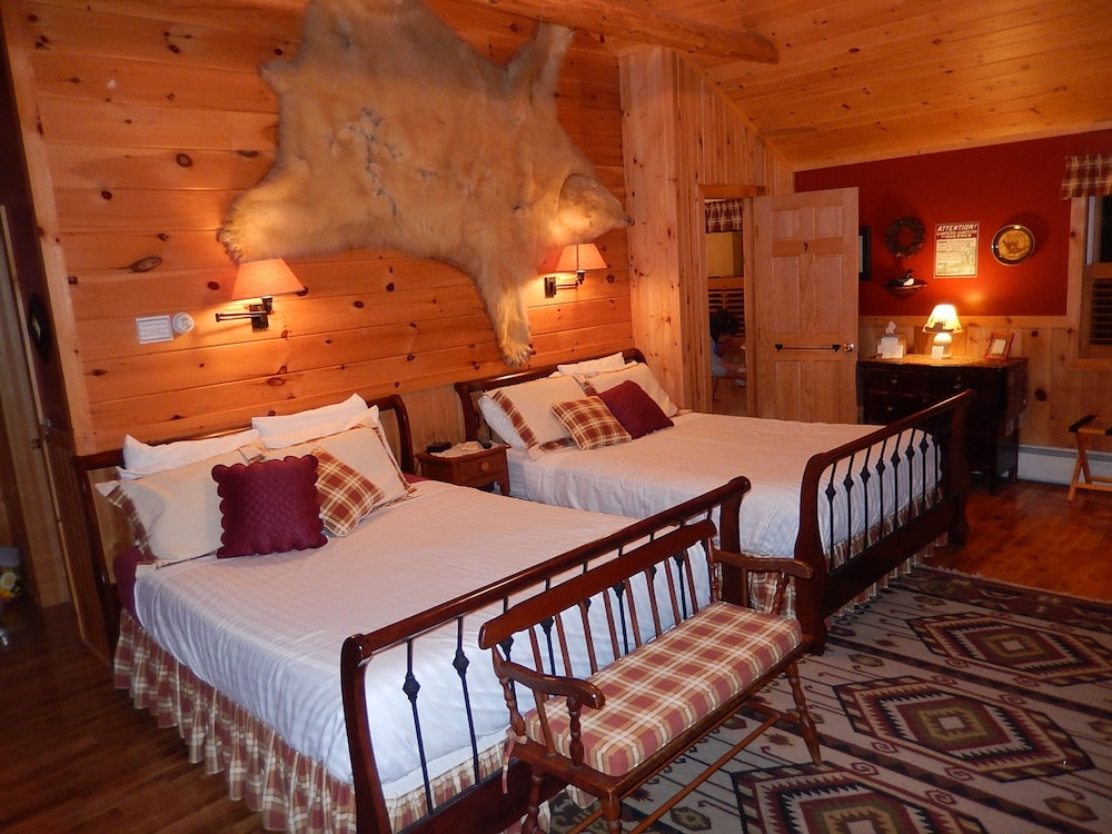Kiwassa Lake Bed & Breakfast and Cabins 5/50