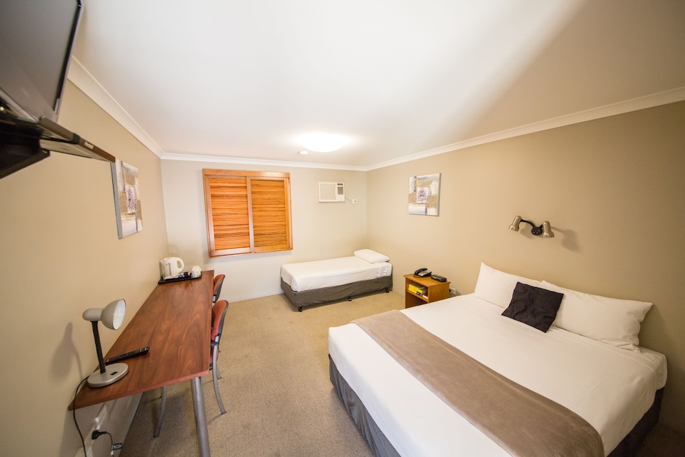 The Cosmopolitan Motel Serviced Apartments 6/48